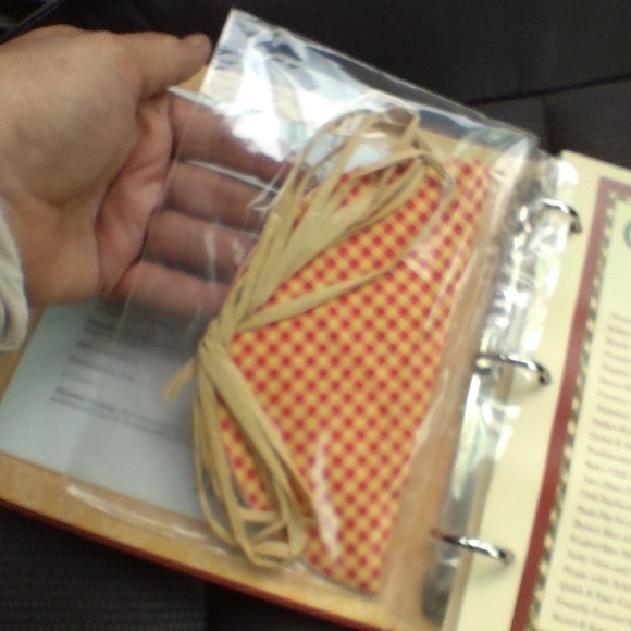 Gifts From A Jar: Soups, Chilis & More Cookbook Recipes - Picture 2 of 2